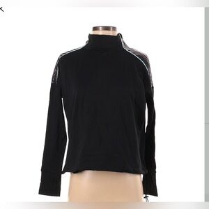 L’ETOILE Sport black turtleneck